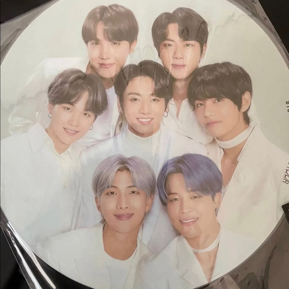 BTS MOTS Group Picket